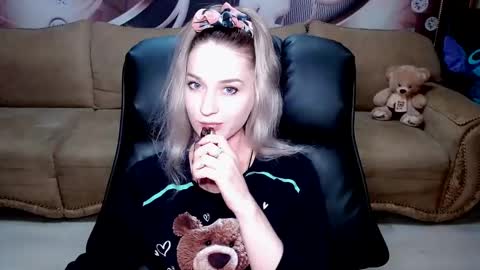 private open online show from December 3, 2024, 12:27 pm