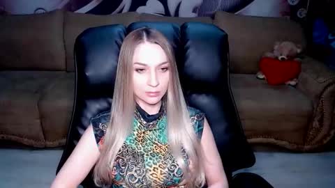private open online show from September 20, 2025, 3:35 pm