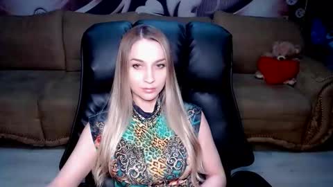 private open online show from October 1, 2025, 2:23 pm
