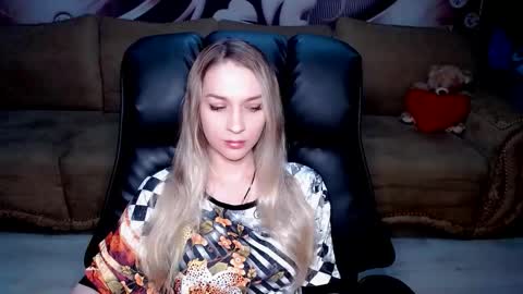 private open online show from October 4, 2025, 3:21 pm