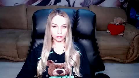 private open online show from October 7, 2025, 5:10 pm