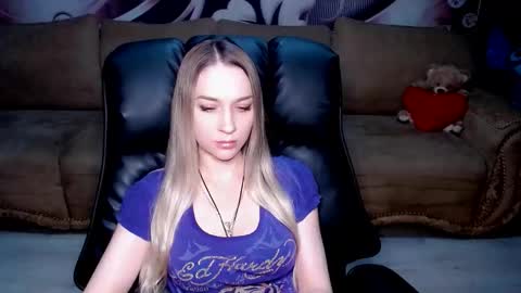 private open online show from October 12, 2025, 1:10 pm
