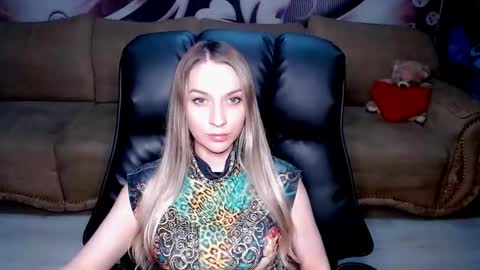 private open online show from October 18, 2025, 5:14 pm
