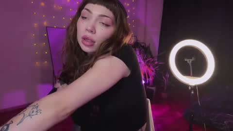 Snapshot of lovelorn_ chatting on December 2, 2024, 5:48 pm Elsa online show from December 2, 2024, 5:48 pm