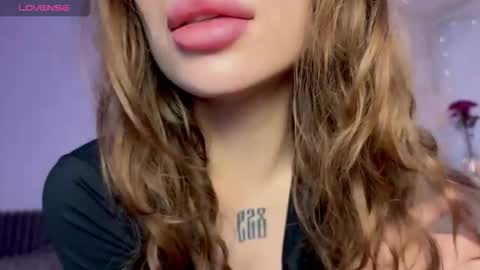 Snapshot of lovelorn_ chatting on November 21, 2025, 6:01 am Elsa online show from November 21, 2025, 6:01 am