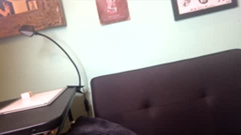 Snapshot of lovelove9915 chatting on April 21, 2026, 8:09 am lovelove9915 online show from April 21, 2026, 8:09 am