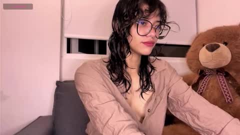 Allyson 3 online show from January 5, 2026, 11:52 pm