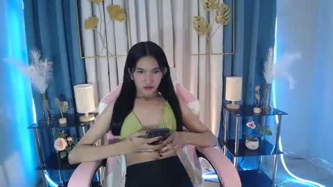 BELLA online show from April 29, 2026, 6:14 pm