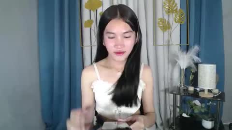 BELLA online show from May 19, 2026, 1:56 am