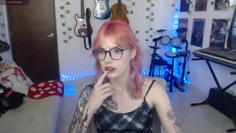 Snapshot of lovely_cass chatting on December 22, 2025, 6:49 pm Cassie online show from December 22, 2025, 6:49 pm