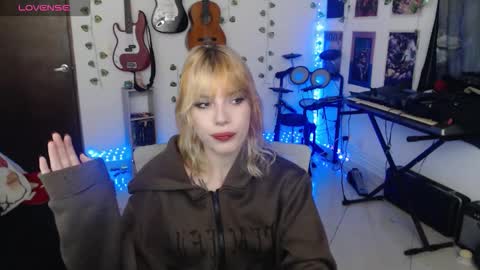 Snapshot of lovely_cass chatting on February 1, 2026, 5:17 am Cassie online show from February 1, 2026, 5:17 am