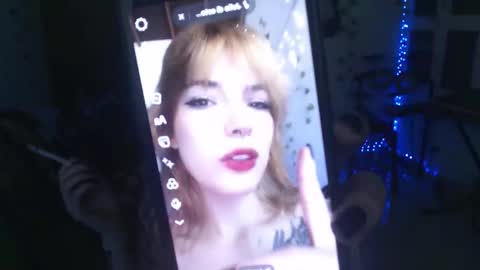 Snapshot of lovely_cass chatting on February 5, 2026, 7:35 am Cassie online show from February 5, 2026, 7:35 am