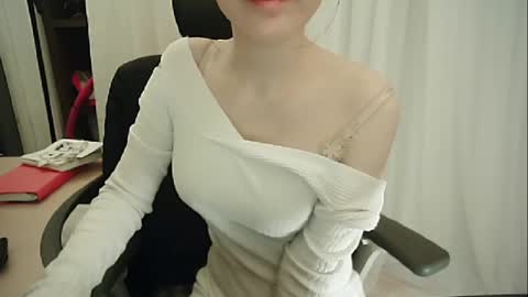 DANA KIM online show from March 9, 2025, 3:38 pm