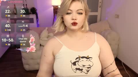 Snapshot of lovely_leilla chatting on January 8, 2025, 10:16 pm lovely_leilla online show from January 8, 2025, 10:16 pm