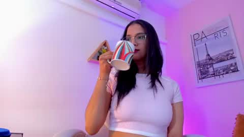 Olivia online show from July 4, 2026, 12:11 pm