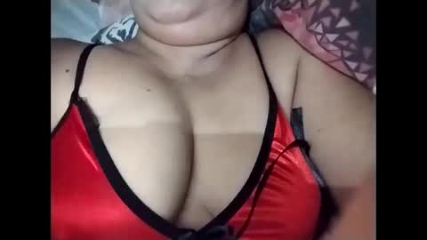 lovely_orchid online show from May 16, 2026, 1:21 pm