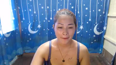 Snapshot of lovely_singlemom chatting on November 18, 2025, 12:16 am ask me dear online show from November 18, 2025, 12:16 am