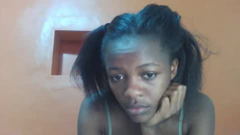 Lovely yvonne online show from October 19, 2025, 10:38 am