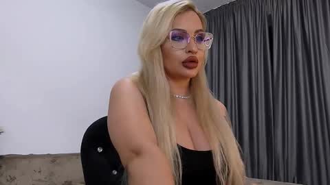 PrAllinXXXa online show from February 4, 2026, 11:53 pm