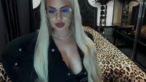 PrAllinXXXa online show from April 22, 2026, 10:22 pm