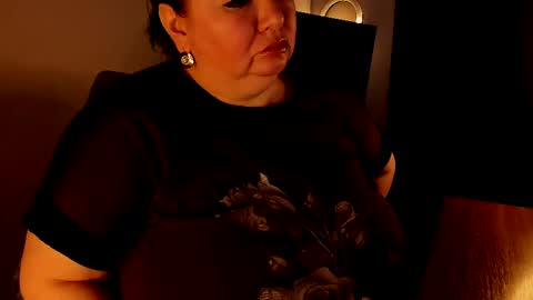 Snapshot of lovelyboobsx chatting on March 4, 2025, 4:27 am Anelana online show from March 4, 2025, 4:27 am