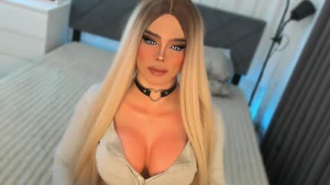 Snapshot of lovelycarel_777 chatting on April 13, 2026, 3:23 am LOVELY CAREL 777 online show from April 13, 2026, 3:23 am