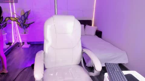 Snapshot of lovelyeyesx chatting on November 10, 2025, 5:12 pm Lovely online show from November 10, 2025, 5:12 pm