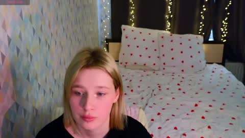 Snapshot of lovelygirllss chatting on April 10, 2026, 11:04 am your sweet girls online show from April 10, 2026, 11:04 am