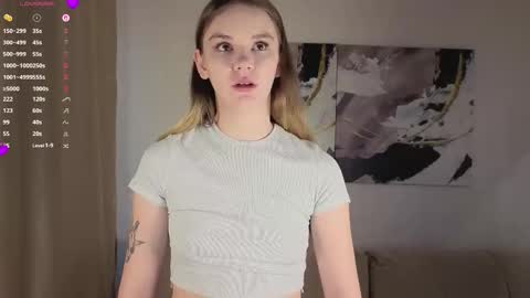 lovelygracee online show from October 24, 2025, 2:02 pm