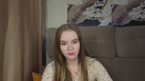 lovelygracee online show from November 5, 2025, 1:44 pm