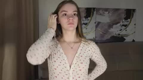 lovelygracee online show from November 6, 2025, 1:56 pm