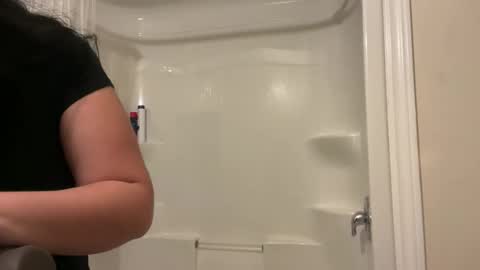 Snapshot of lovelykatiebabe chatting on December 2, 2025, 5:30 pm lovelykatiebabe online show from December 2, 2025, 5:30 pm