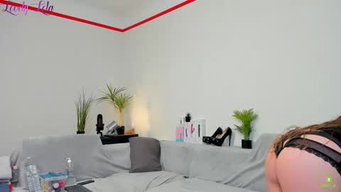 Lola online show from November 14, 2025, 11:13 pm