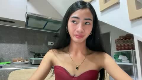 lovelyours_kishia online show from April 18, 2026, 11:58 am