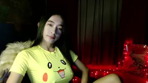lovelypetite143 online show from February 10, 2026, 4:38 am