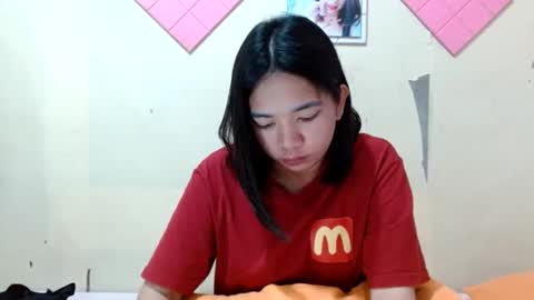 lovelypetitebigcock online show from December 22, 2025, 10:01 am