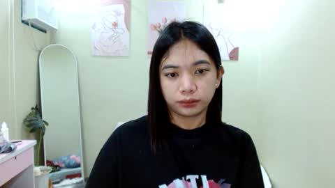 Snapshot of lovelypetitebigcock chatting on May 6, 2026, 4:45 pm lovelypetitebigcock online show from May 6, 2026, 4:45 pm
