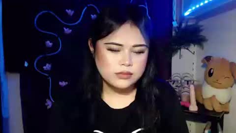 lovely online show from November 25, 2025, 1:00 pm