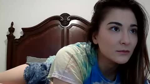 Queen Aria  online show from January 7, 2026, 8:11 pm