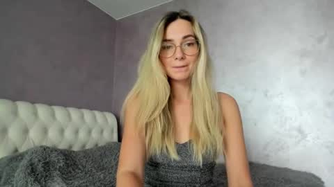 Snapshot of lovelyrose135 chatting on October 11, 2025, 11:20 am Lovely Rose online show from October 11, 2025, 11:20 am