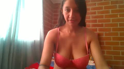 Snapshot of lovelysexxx_ chatting on January 16, 2025, 10:02 pm Tiffany online show from January 16, 2025, 10:02 pm