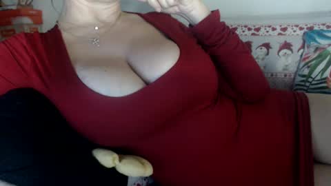 Snapshot of lovelywoman22 chatting on December 20, 2024, 6:40 am lovelywoman22 online show from December 20, 2024, 6:40 am