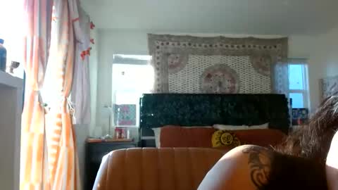 lovelyxmacii online show from December 4, 2025, 11:24 pm