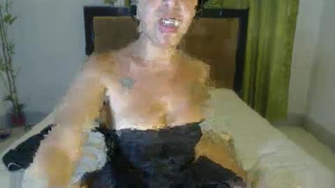 Snapshot of lovenlustxx chatting on October 19, 2025, 6:03 am lovenlustxx online show from October 19, 2025, 6:03 am