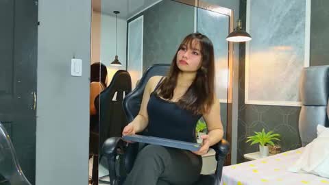 Love  online show from November 4, 2025, 8:30 pm