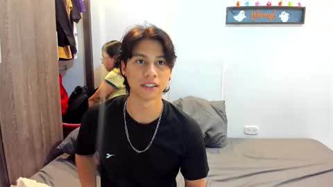 Snapshot of lovers_clover_x chatting on September 12, 2025, 1:17 am Lovers Clover X online show from September 12, 2025, 1:17 am