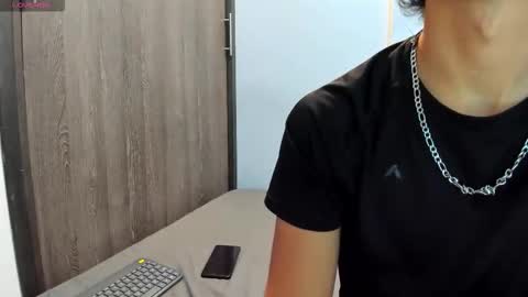 Snapshot of lovers_clover_x chatting on October 31, 2025, 12:55 am Lovers Clover X online show from October 31, 2025, 12:55 am