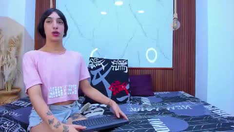 sofia and bryan online show from March 12, 2026, 2:50 am