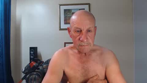 Snapshot of lovesblackazz chatting on October 8, 2025, 11:19 am Lovesblackazz online show from October 8, 2025, 11:19 am