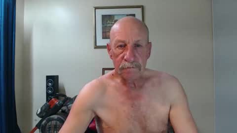 Snapshot of lovesblackazz chatting on November 3, 2025, 8:26 am Lovesblackazz online show from November 3, 2025, 8:26 am